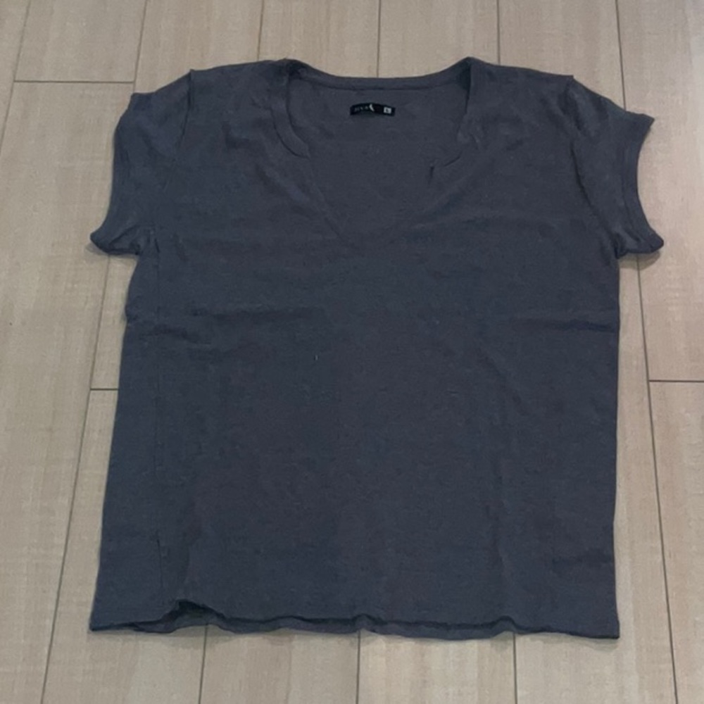 NWOT SIVA CAPPED SLEEVE TEE SHIRT